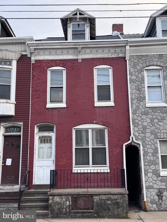 Building Photo - 1710 Perkiomen Ave