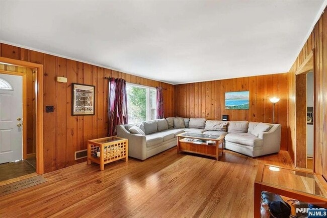 Photo - 172 Lozier Terrace House