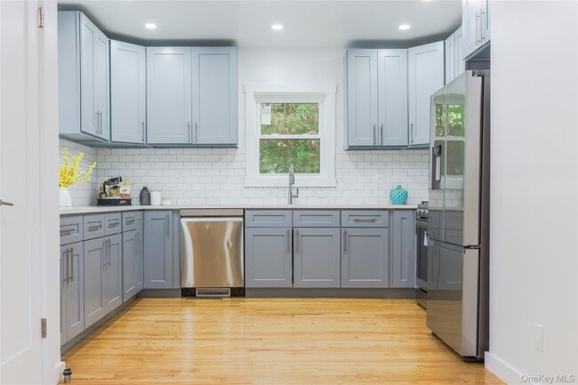 Foto del edificio - 25 Van Duzen Pl