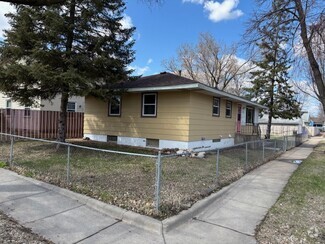 Building Photo - 725 Grotto St N