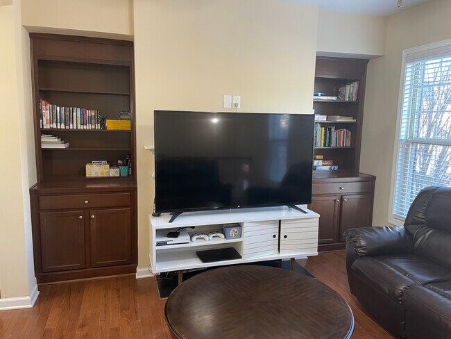 Foto del edificio - 3397 Twinrose Pl