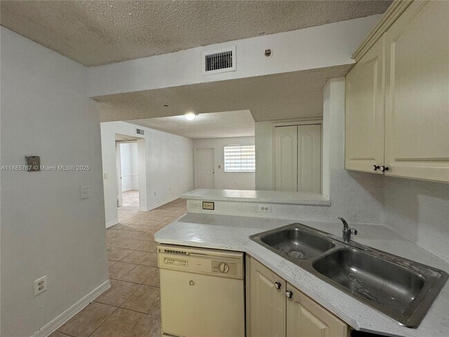 Foto del edificio - 7497 W 22nd Ave
