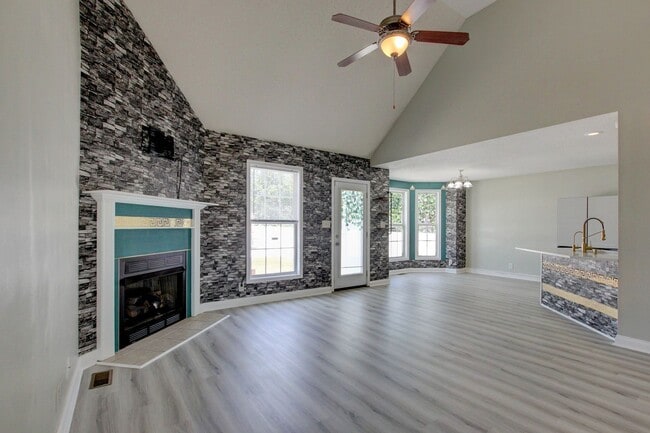 Building Photo - 3660 S Naples Ct