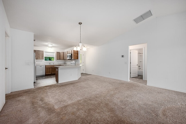 Building Photo - 1329 Paradise Dr