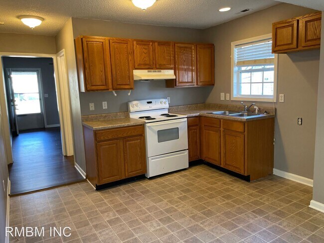 Building Photo - 2 br, 2 bath House - 302 Charles Street