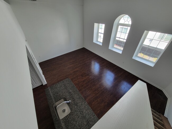 Building Photo - 2231 Bryn Mawr Ave