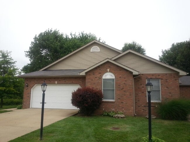 Photo - 33 Old Orchard Ln Townhome