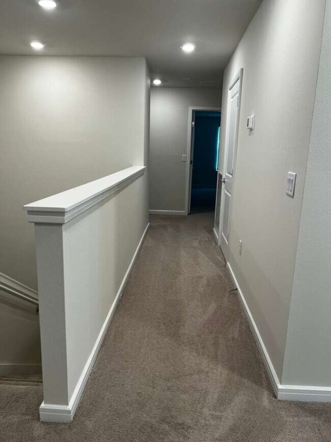 Foto del edificio - FOR RENT!!
