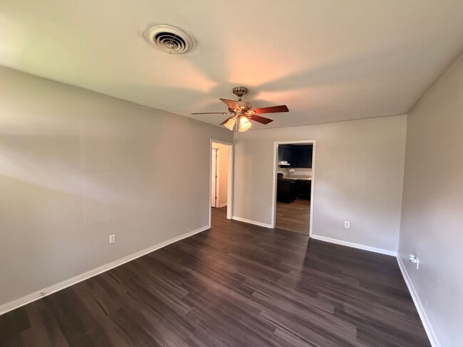 Building Photo - 1706 Minerva Dr