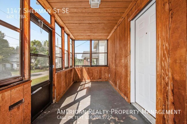 Building Photo - 1147 Sherman St SE