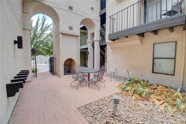 Building Photo - 1306 Norwalk Ln