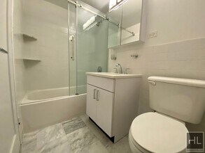 Building Photo - E 16 ST