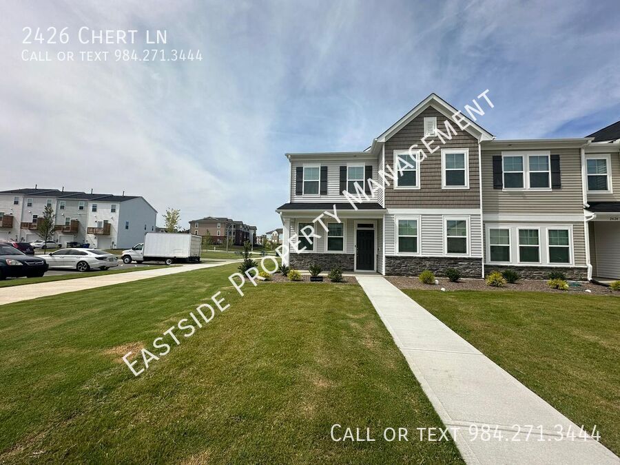 Primary Photo - Brand new beautiful townhome with 2 car ga...