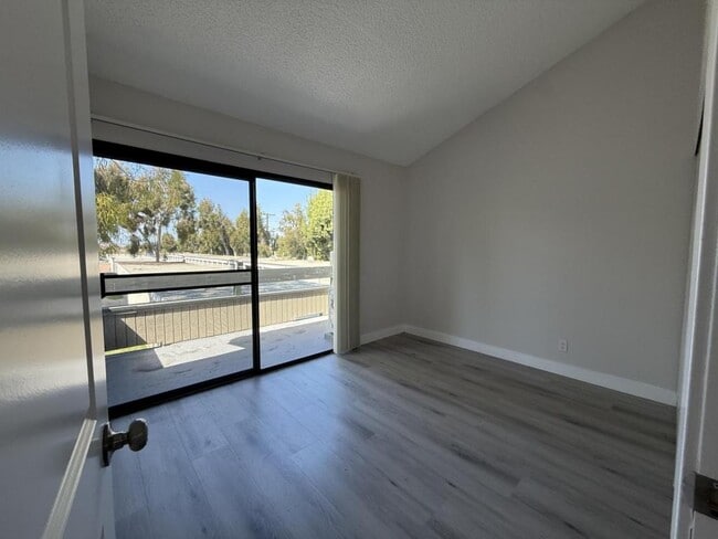 Building Photo - 110 N Richmont Dr