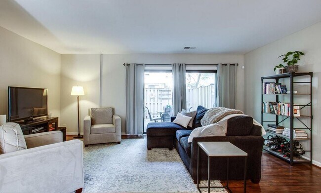 Foto del edificio - 2681 Glengyle Dr