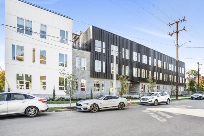 Building Photo - 1310 Lischey Ave