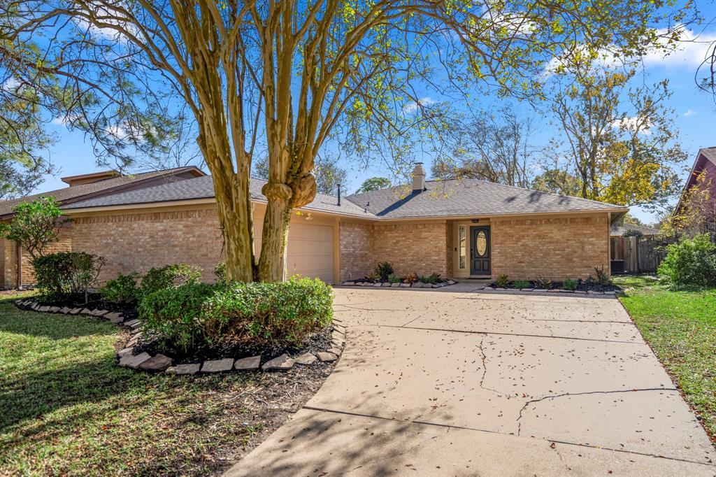 Foto principal - 16306 Havenhurst Dr