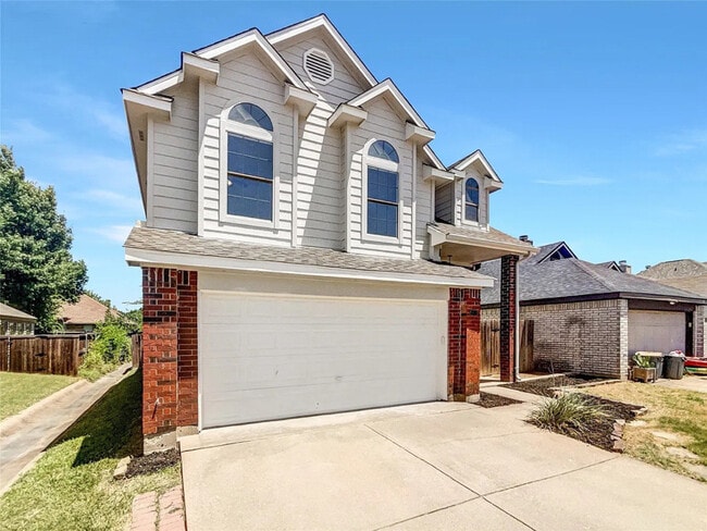 Building Photo - 6808 Driffield Cir E
