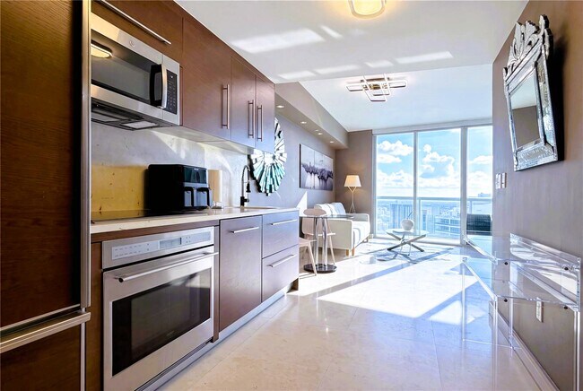 Foto del edificio - 465 Brickell Ave
