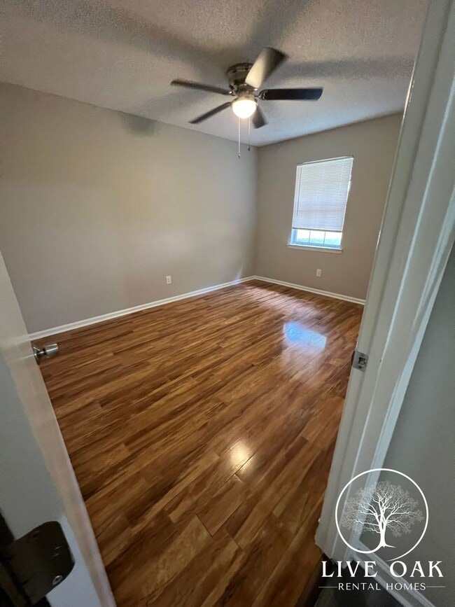 Building Photo - FALL MOVE-IN SPECIAL: $500 OFF 1st MONTH'S...