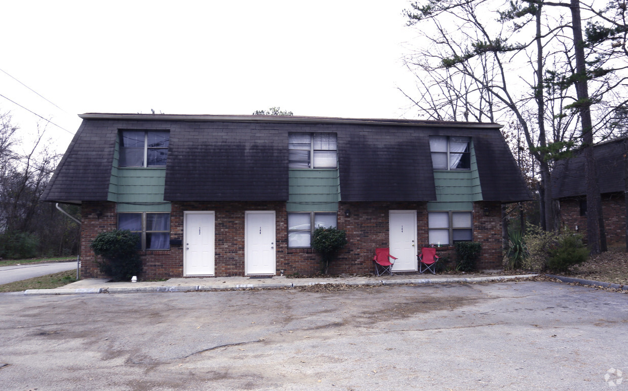 Building Photo - Cedarlane Village Apartments