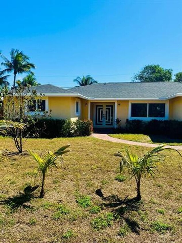 Foto principal - 2826 Floral Rd