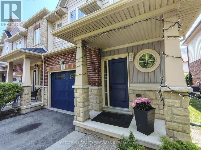 Photo du bâtiment - 8-48 Lakelawn Rd