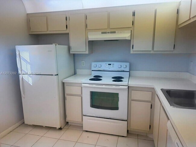 Foto del edificio - 10381 NW 8th St