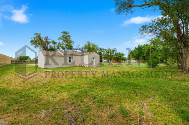 Building Photo - 6021 W Newell St
