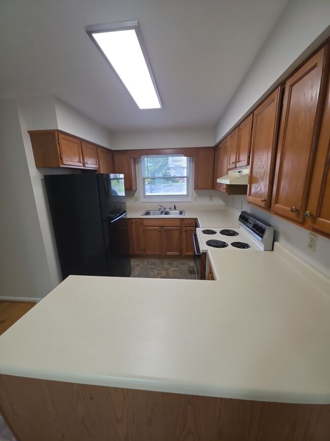 Building Photo - 83 Eastgate Cir