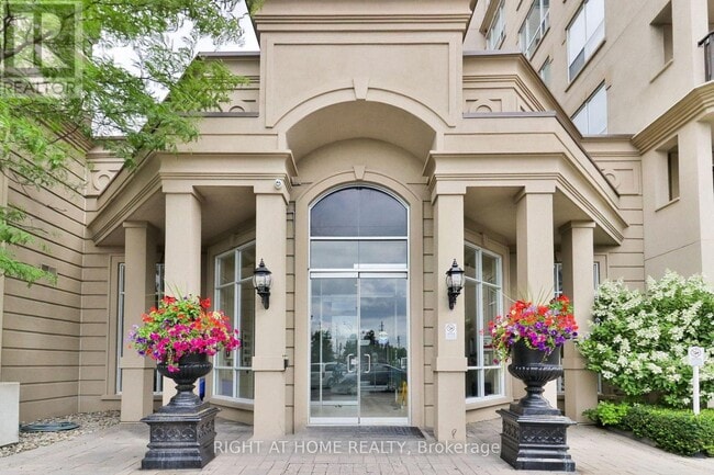 Building Photo - 8 Maison Parc Ct