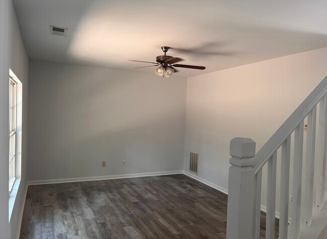 Foto del edificio - 637 Pointe S Pkwy