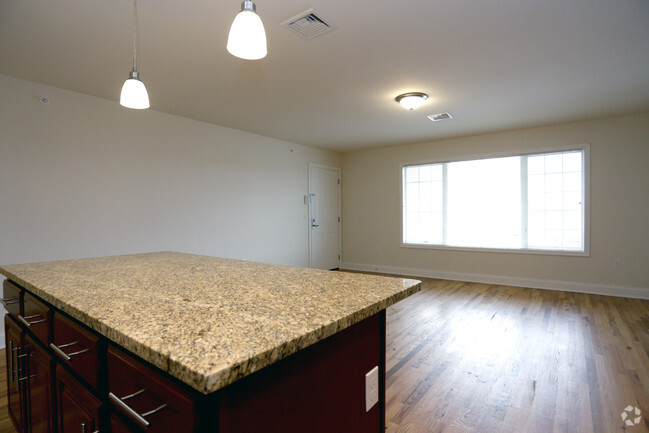 Dos habitaciones - Island/Sala de estar - Key Grove Farms