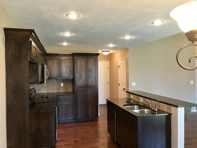 Foto del edificio - Beautiful home in West Springfield available Now