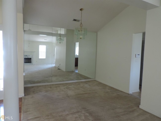 Building Photo - 1365 Crestridge Ln