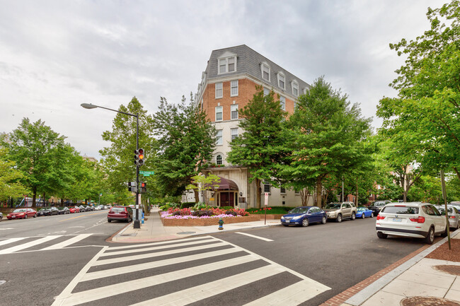 Foto del edificio - 1880 Columbia Rd NW