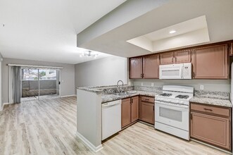 Building Photo - 8070 W Russell Rd