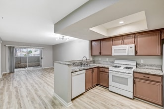 Building Photo - 8070 W Russell Rd