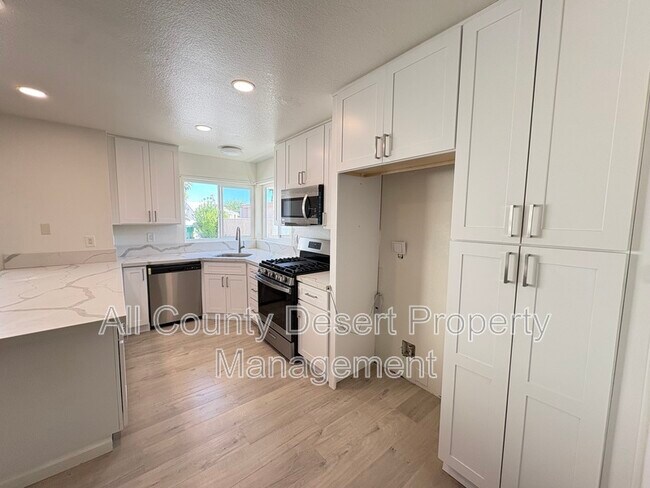 Foto del edificio - 33687 Whispering Palms Trail