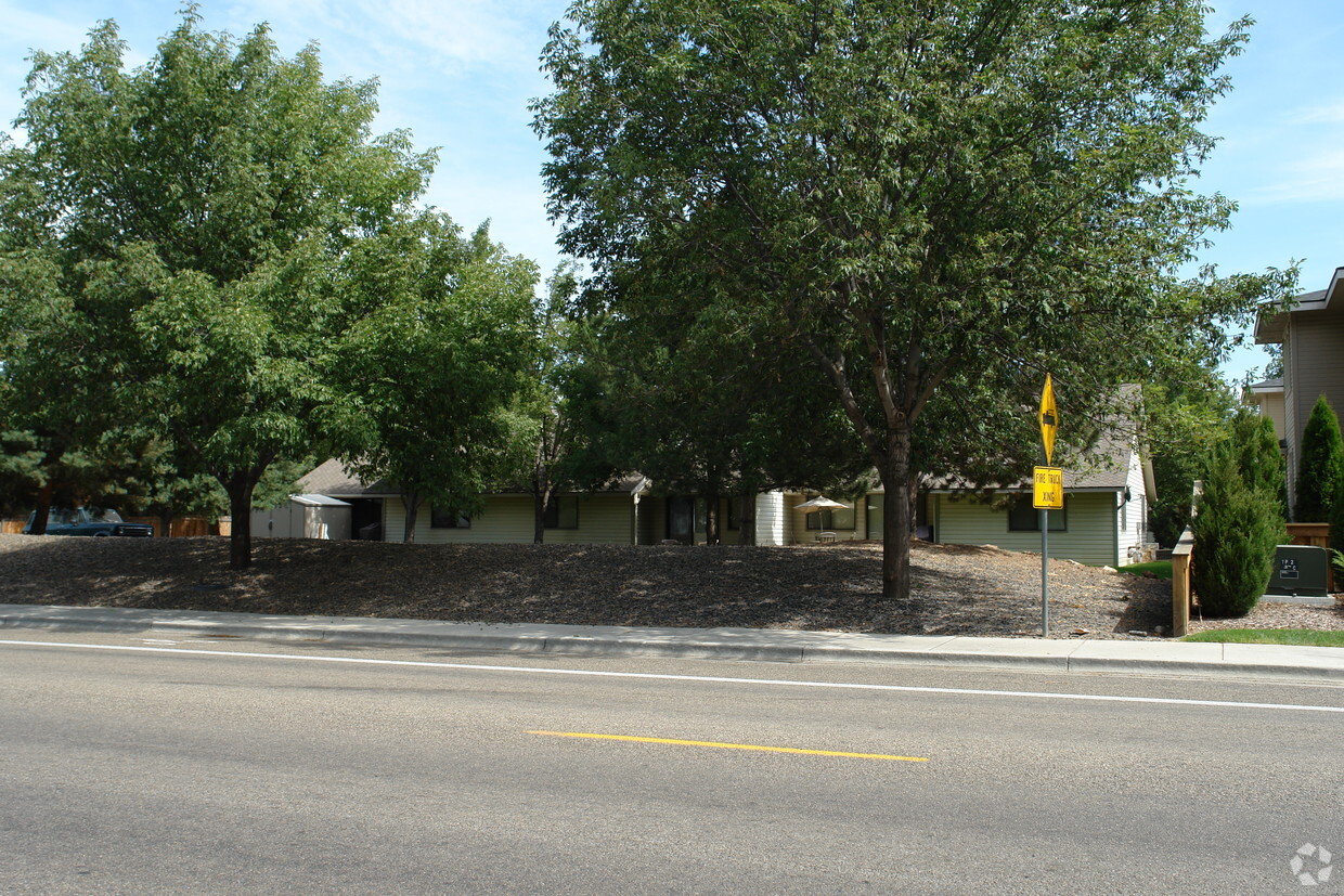 Building Photo - Gekeler Apts.