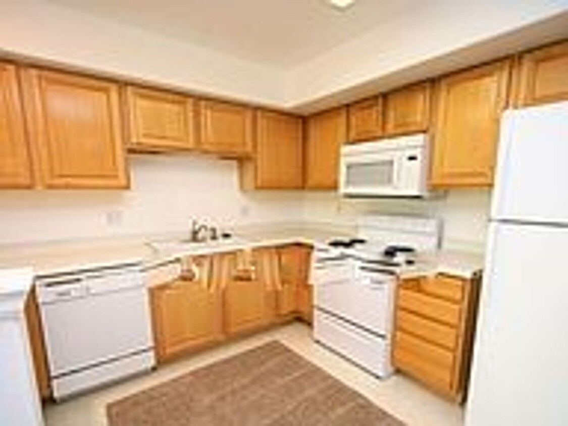 Building Photo - Spacious Condo with Bonus Loft in Pinnacle...