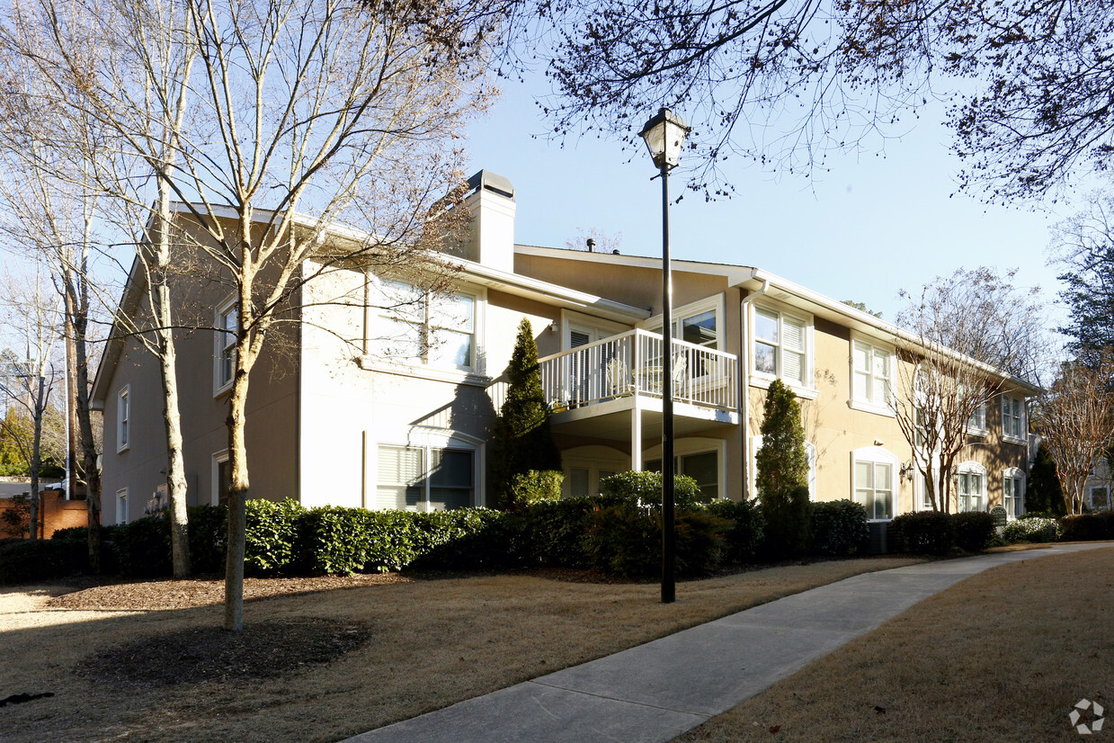 Building Photo - Chantilly Station Apartments