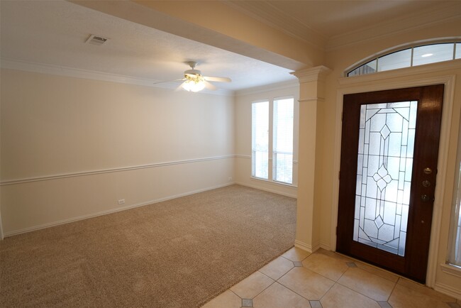 Foto del edificio - 22719 Sierra Lake Ct
