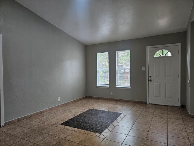 Building Photo - 1305 Bonnie Brae St
