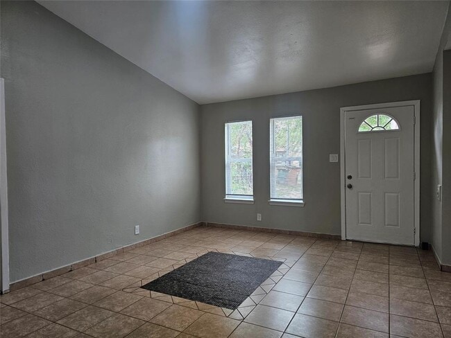 Foto del edificio - 1305 Bonnie Brae St