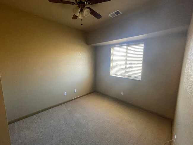 Foto del edificio - READY NOW!! ....Spacious Rancho San Rafael Townhome with Mountain Views!!