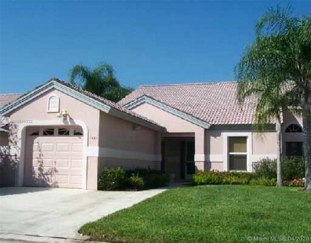 Primary Photo - 401 Sabal Palm Ln