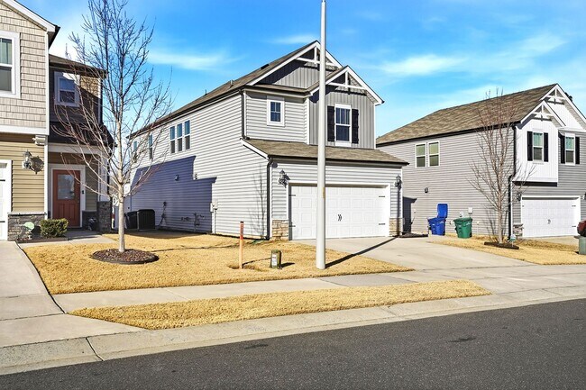 Foto del edificio - GREAT HOME IN LAKEVIEW RIDGE IN GROWING FUQUAY-VARINA