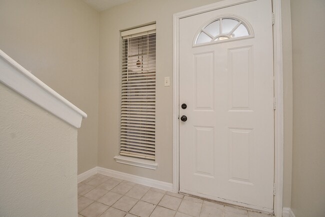 Foto del edificio - 516 Birdsong Dr