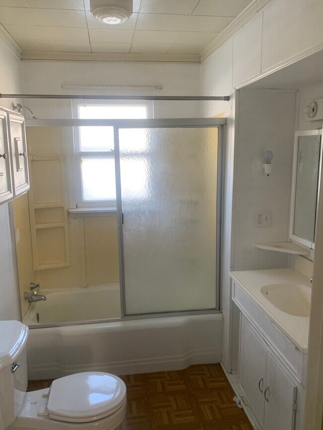 Foto del edificio - 630 N Stephens Ave